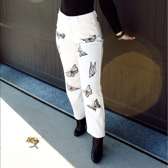 SHEIN BUTTERFLY WHITE DENIM STRAIGHT LEG JEANS - Picture 3 of 8